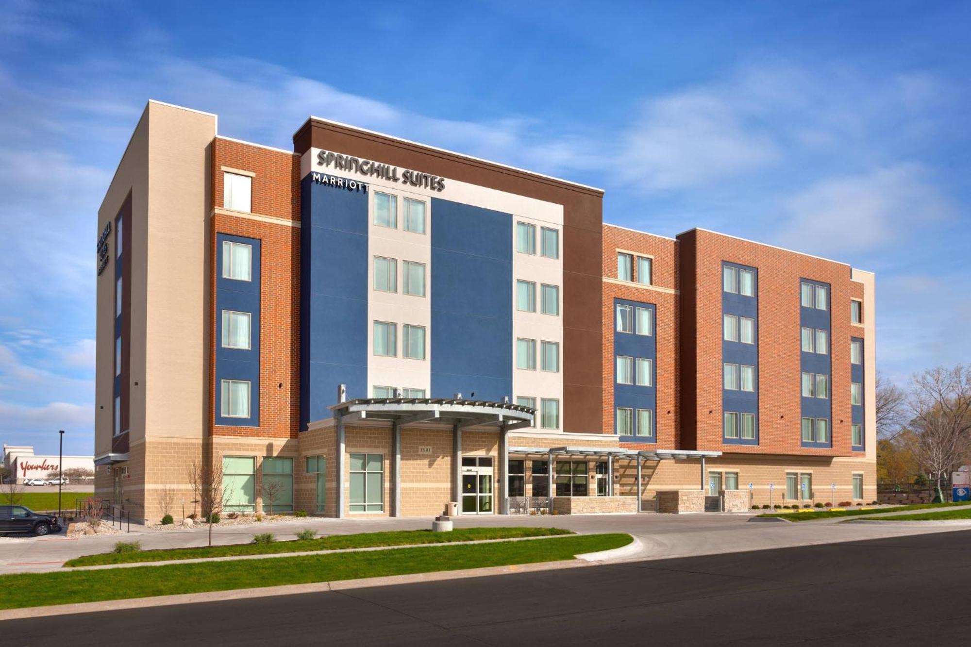 Springhill Suites By Marriott Coralville Exterior photo